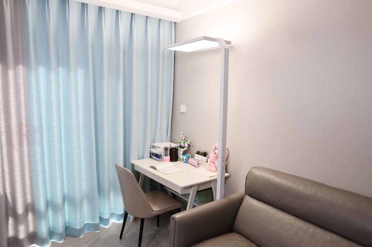 京瓷护眼落地灯评测：以科技之光，照亮青少年成长之路